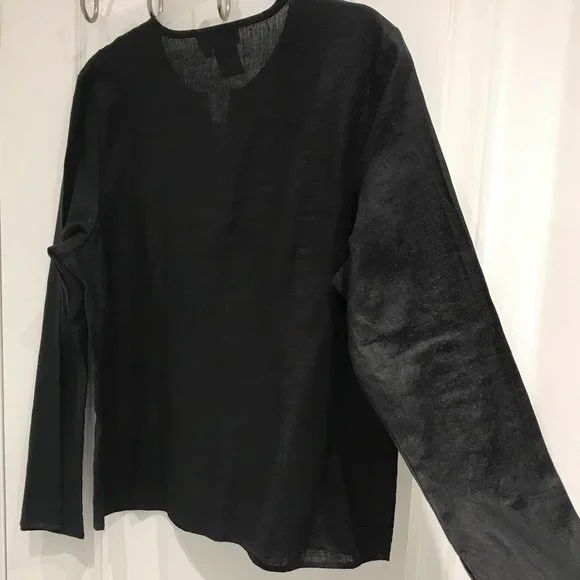 Black Women's Top - Picture 3 of 5